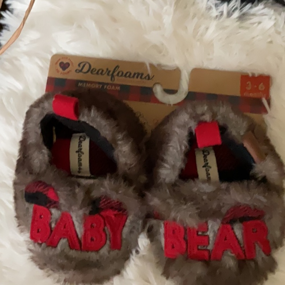 Infant “bear” Dearfoams slippers 3-6 Mo